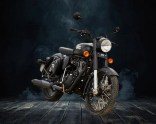 Bike on Rent in Manali - Royal Enfield 500 Stealth Black