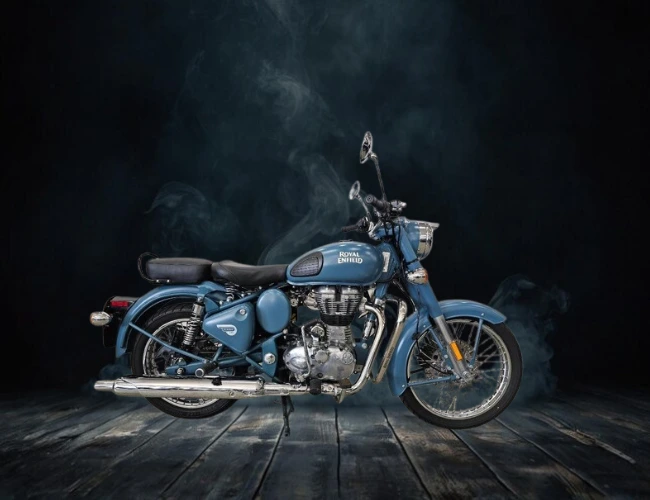 Royal Enfield 500 Squadron Blue on Rent