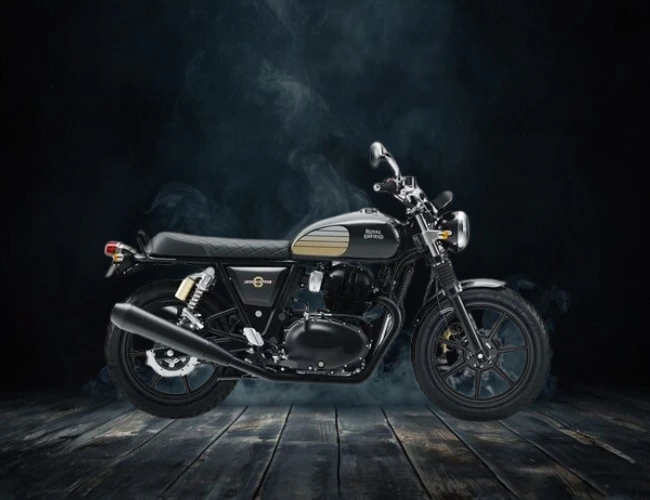 Royal Enfield Interceptor 650 on Rent