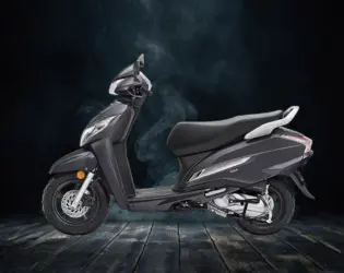 Scooty on Rent in Manali - Honda Activa 125