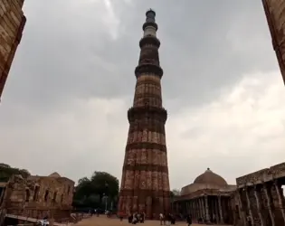 Delhi Most Visited Places - Qutub Minar